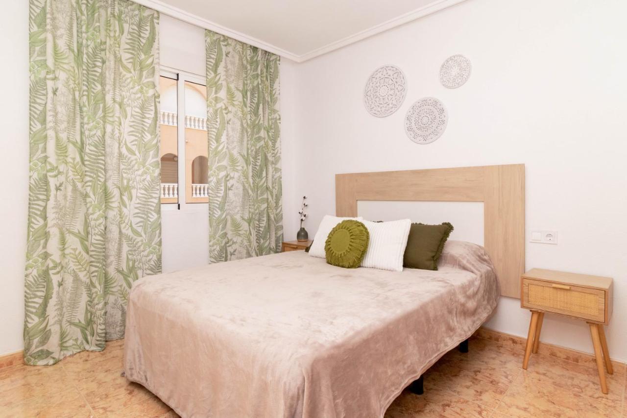 Piso En El Centro Lägenhet Torrevieja Exteriör bild
