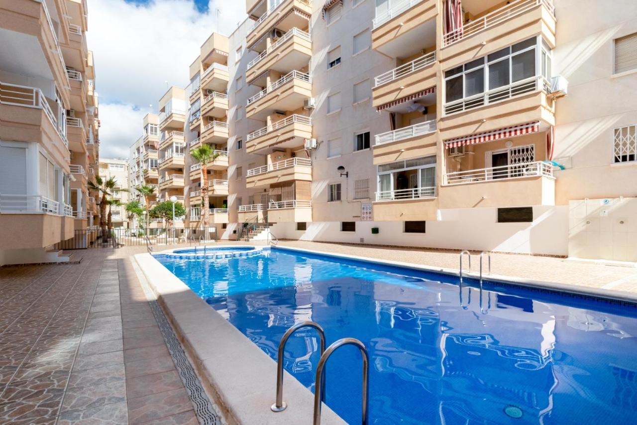 Piso En El Centro Lägenhet Torrevieja Exteriör bild
