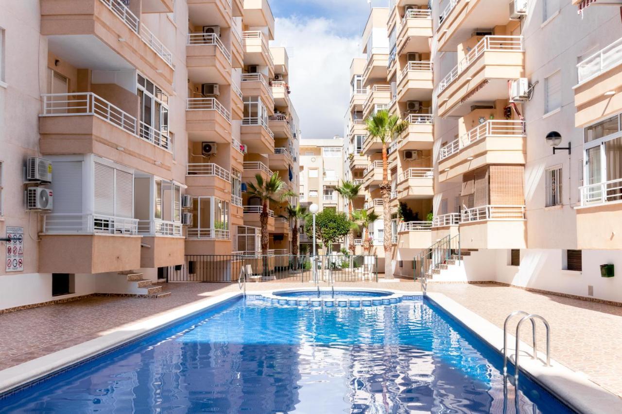 Piso En El Centro Lägenhet Torrevieja Exteriör bild