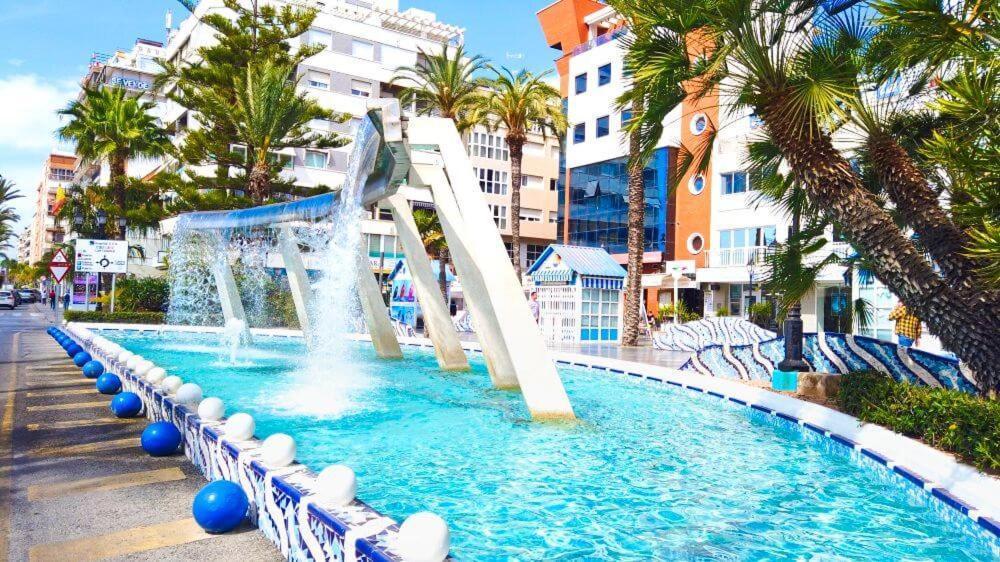 Piso En El Centro Lägenhet Torrevieja Exteriör bild